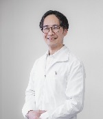 トリニティ カイロプラクティック 新横浜本店のスタッフ 吉野友一朗