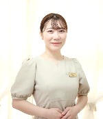 バストアップ専門サロンRILIのスタッフ 鈴木里佳